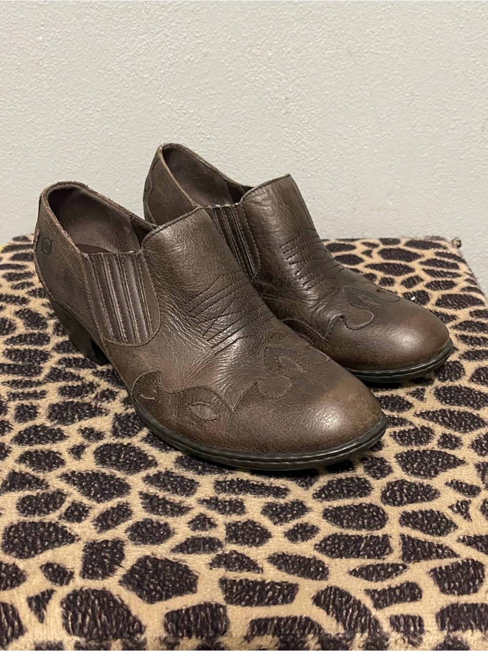Born Concepts Western Slip On Ankle Booties Brown Leather Comfort Womens 8